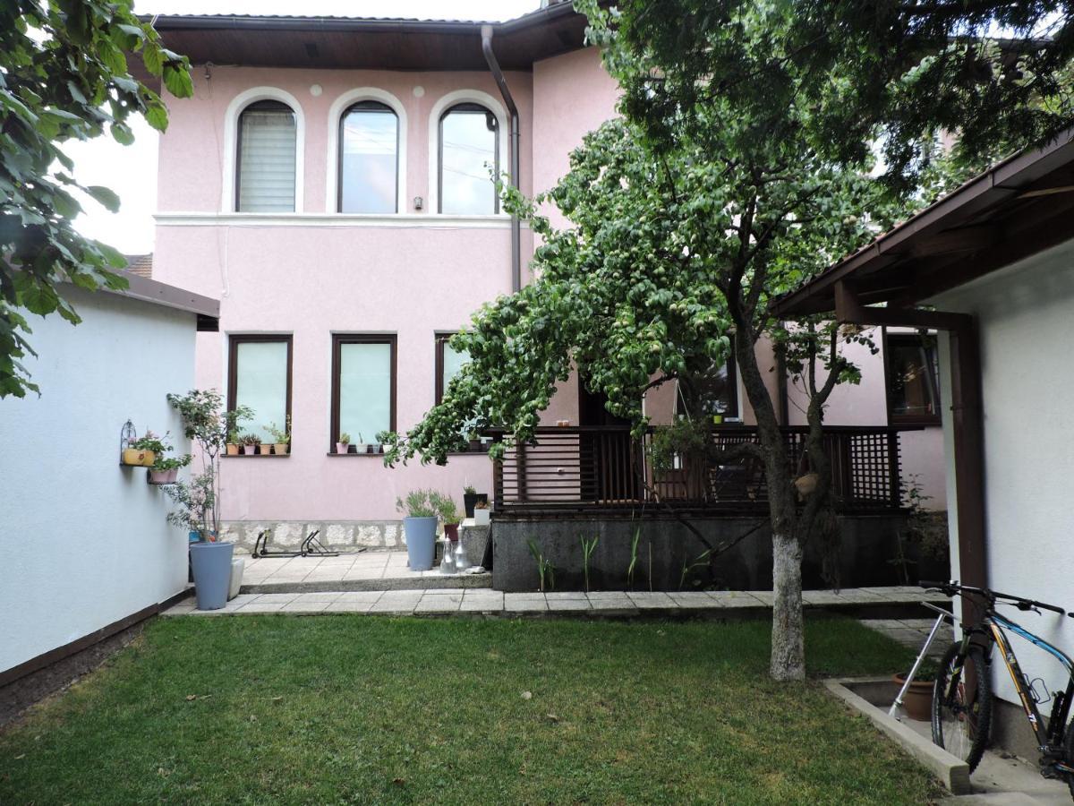 Apartments Music, Garden And Free Parking SJJ Exterior photo